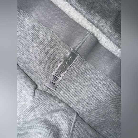 Skims Set - Picture 3 of 3